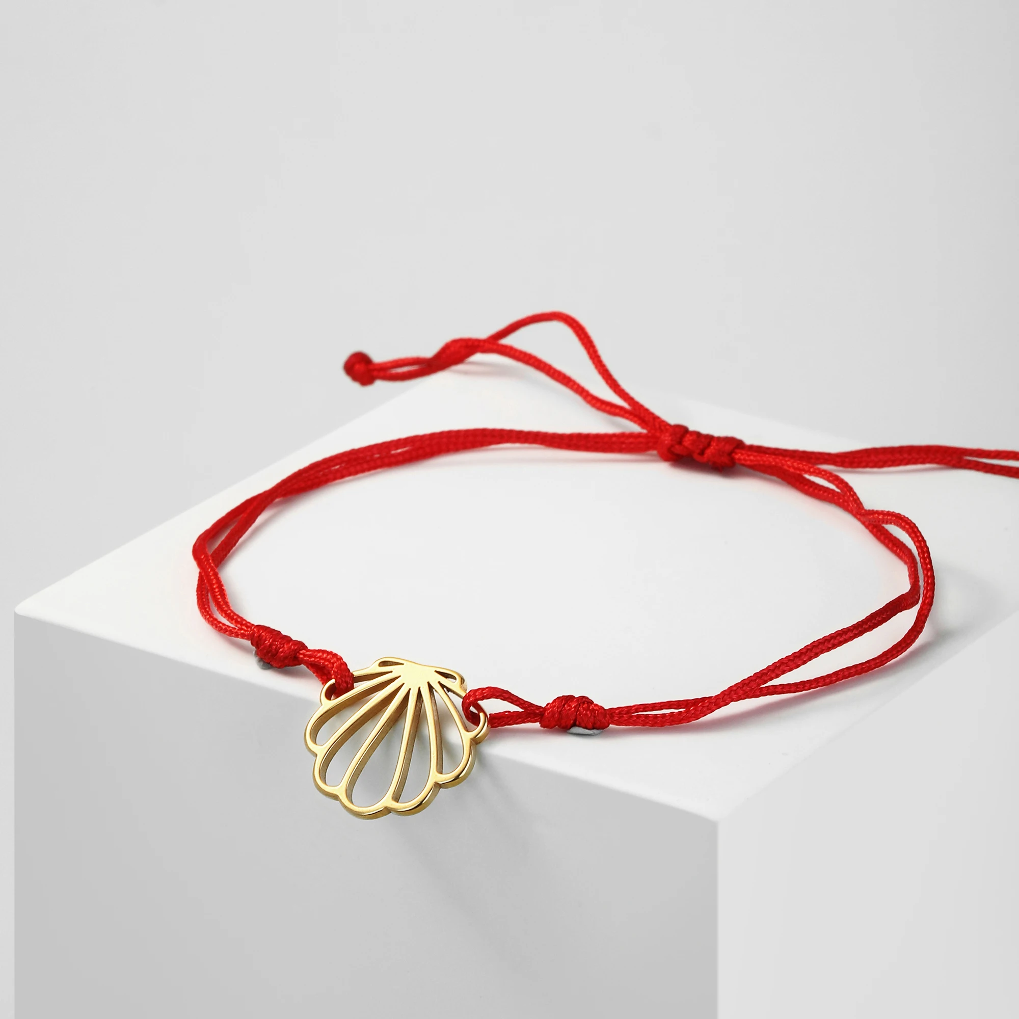 

Браслеты Amaxer из нержавеющей стали, плетеные с полым крестом черные и красные браслеты с шармами из веревки для женщин и девушек, ювелирные и...