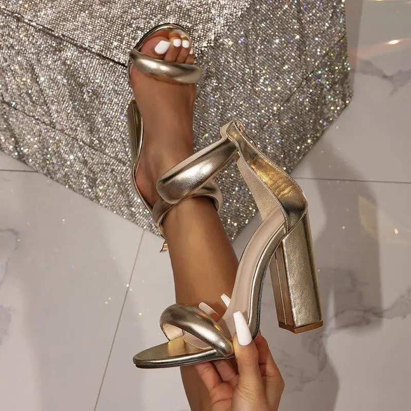 Женские босоножки на массивном каблуке разноцветные удобные большого размера с