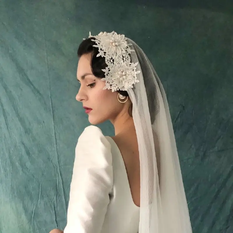 

2 Tier Vintage Women Wedding Veil Floral Lace Applique Imitation Pearl Rhineston