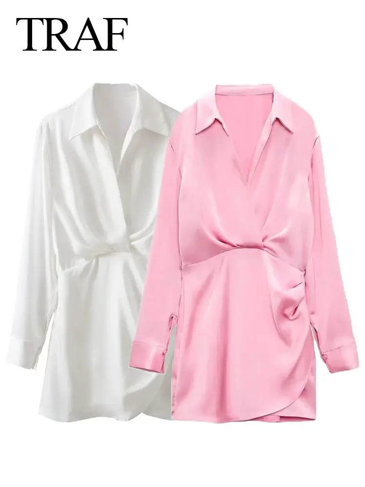 

Платье-мини атласное с запахом, длинным рукавом и V-образным вырезом