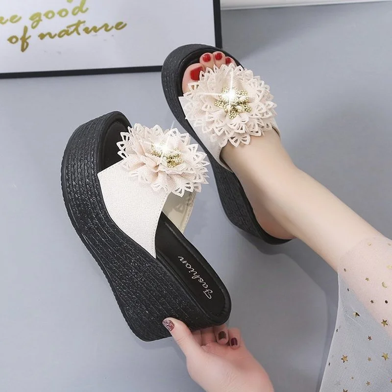 

2022 New Comfort Wedge Heel Platform Slippers Women's Flower Strap Chrysanthemum Sandals Slippers Women's Large Size 34-43