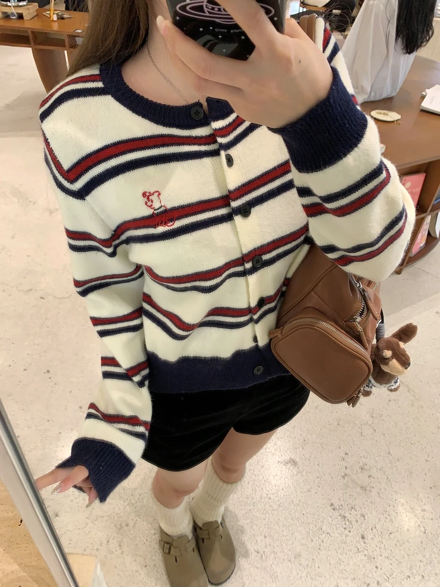 Вязаный кардиган контрастного цвета с круглым вырезом в полоску женский осенний