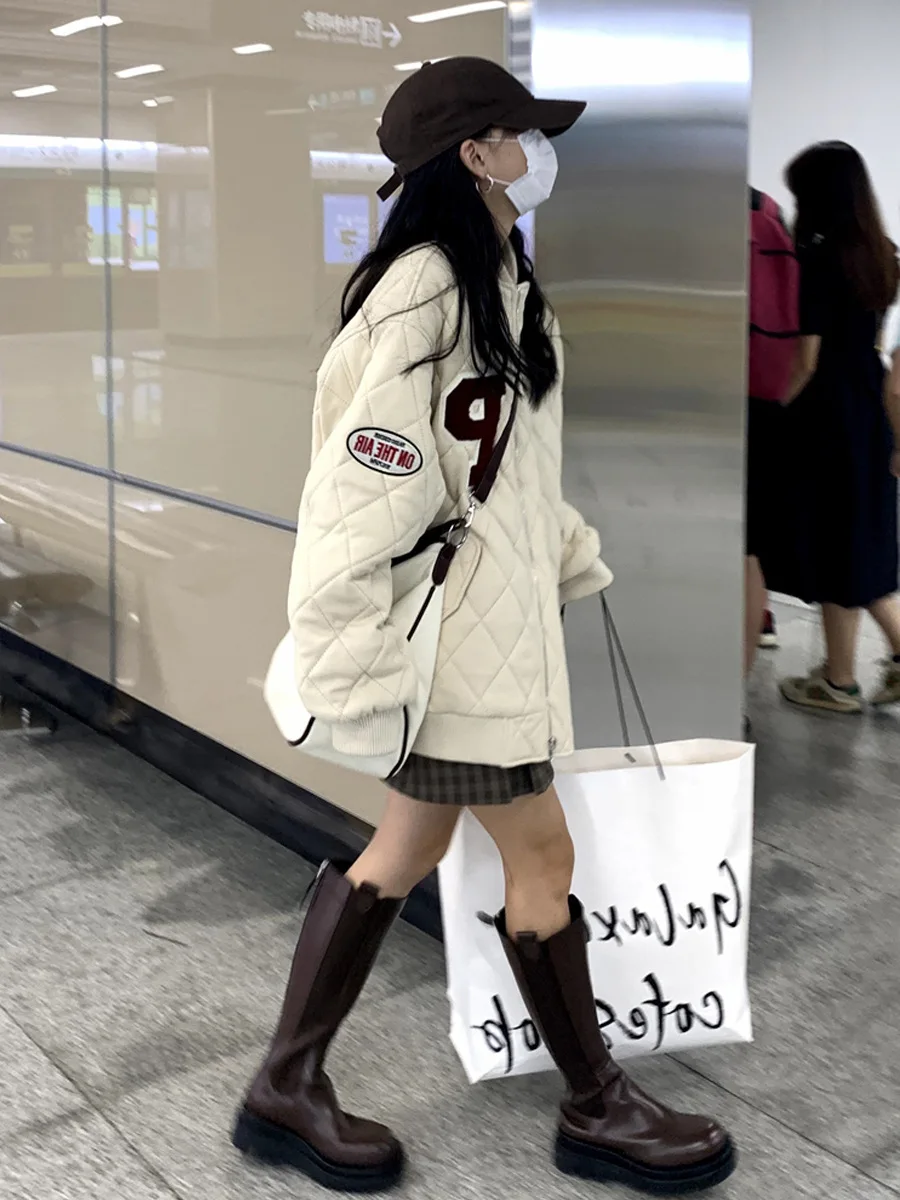 

Street Rhombus Letter Hong Kong Style Flying Cotton Jacket 2023 Winter New Style College Jacket Baseball Jacket Women's Fashion