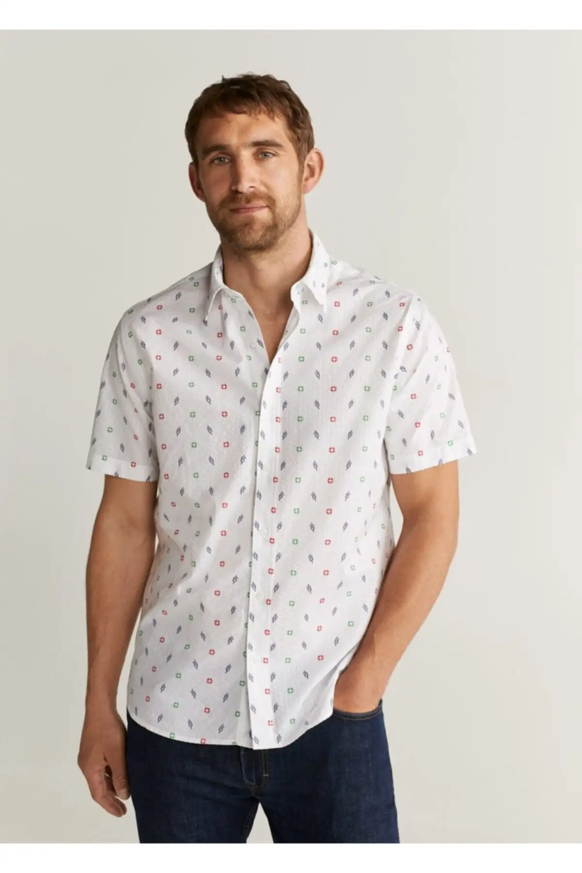 

Мужская белая хлопковая рубашка с узором