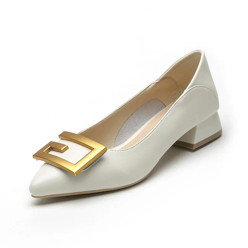 Кожаная женская обувь универсальная осенняя на низком каблуке с острым носком