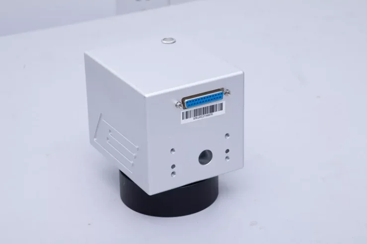 Волоконно-лазерная маркировочная машина использует сканирующую головку SINO Galvo