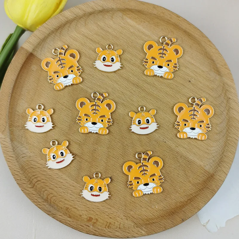 

Cute 10pcs/lot Enamel Cartoon Tiger Head Animal Charms Pendant DIY Handmade Necklace Keychain Accessories Jewelry Making