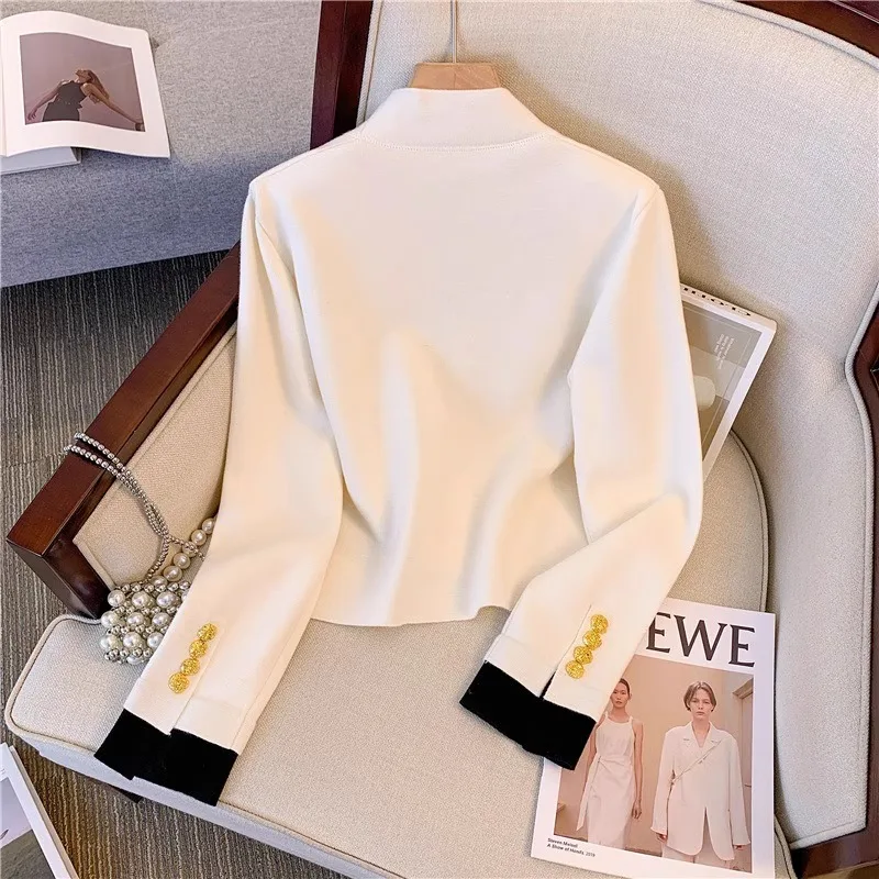 Женский трикотажный кардиган с V-образным вырезом длинным рукавом