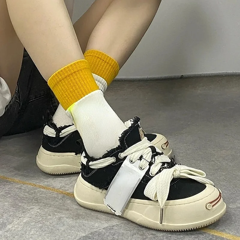 

Женские кроссовки с вулканизированной подошвой, на платформе