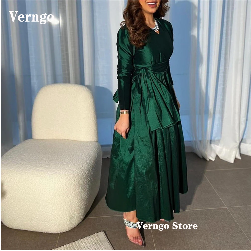 

Verngo Modest Emerald Green Satin Evening Dresses V Neck Long Sleeves Party Formal Dress Saudi Arabic Women Event Occasion Gowns