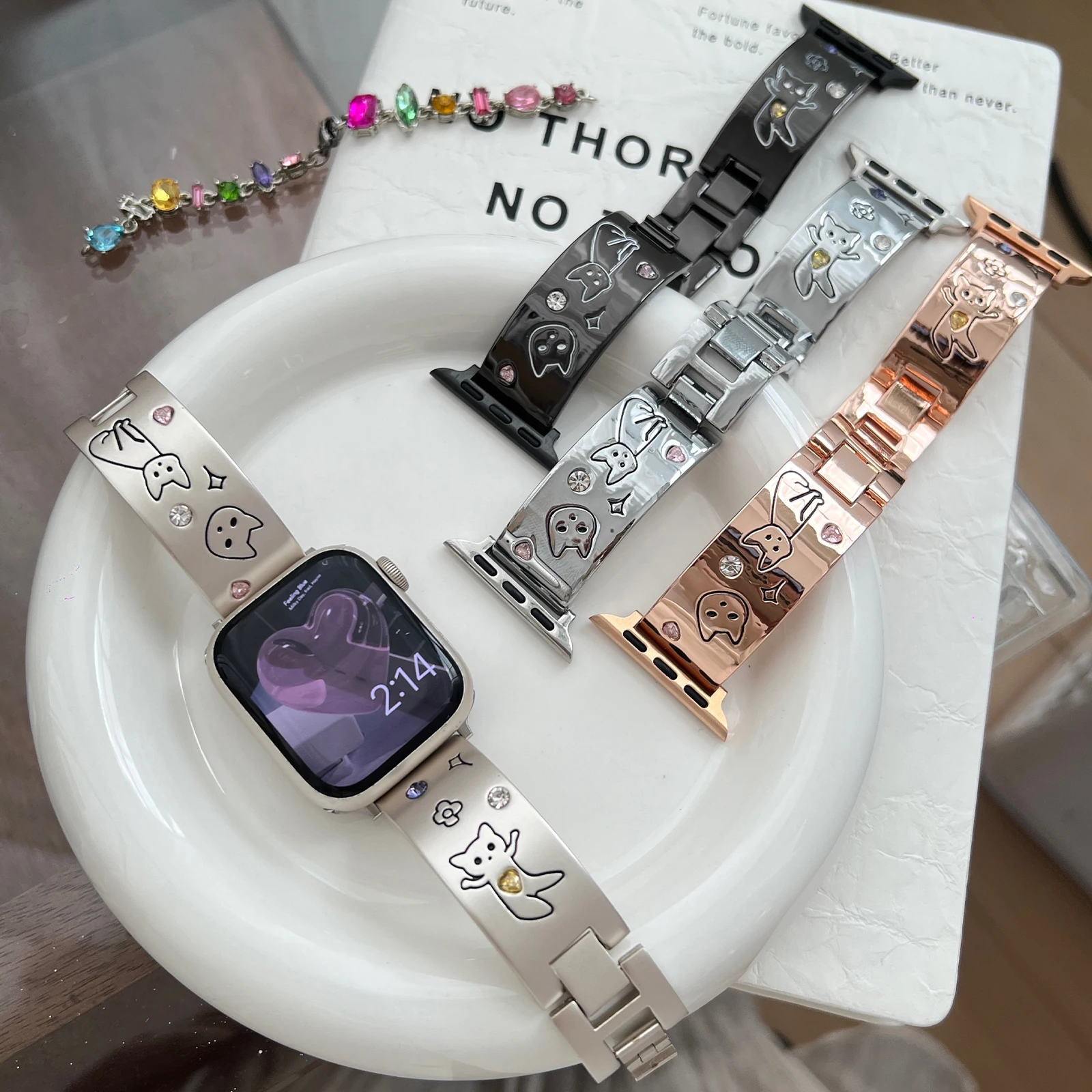 Фото Металлический ремешок для Apple Watch, браслет с милым котом для девочек, браслет-цепочка для Iwatch987654se Ultra Women40 41 44 45 мм, милый браслет со стразами №1