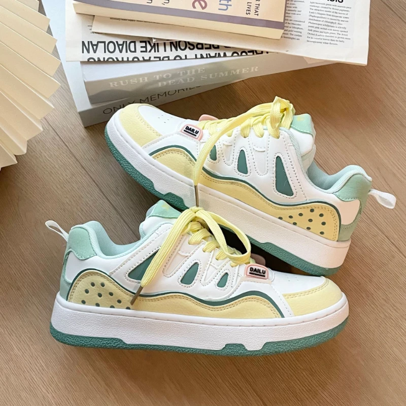 

Men Breathable Lightweight Casual Sneakers College Style Mixed Color Fashion Trendy Walking Shoes High Quality Training Shoes