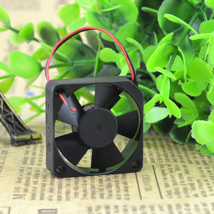 

SUNON 3510 3.5CM 12V 1.0W GM1235PFV1-8 MINI SILENT COOLING FAN