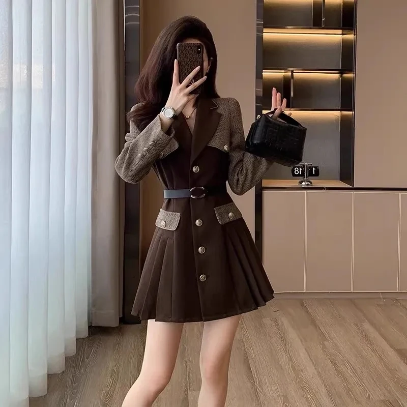 Женское шерстяное платье с отложным воротником и длинным рукавом