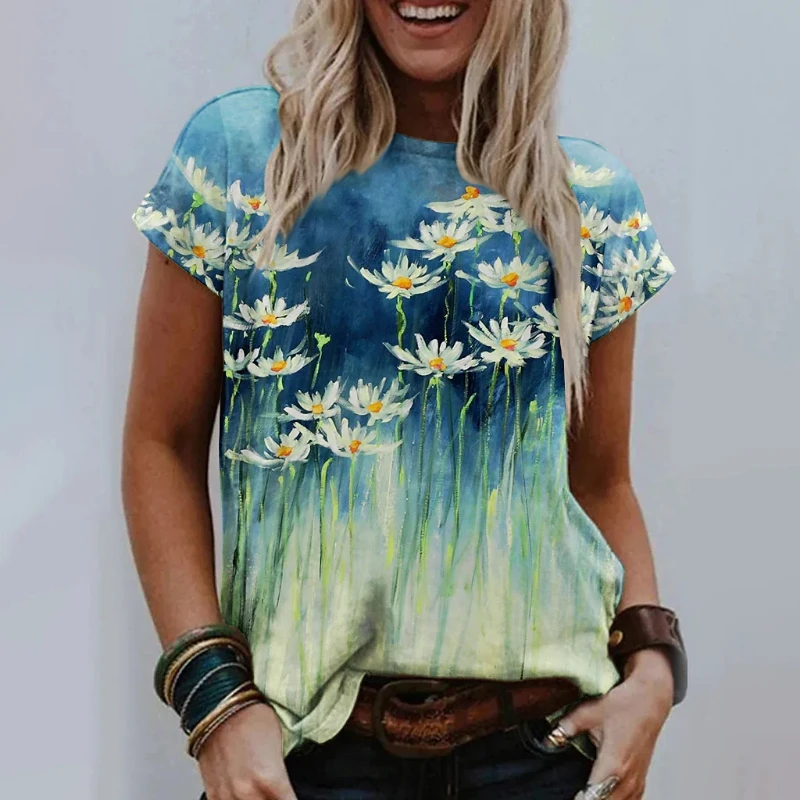 

Женская футболка с цветочным принтом и круглым вырезом