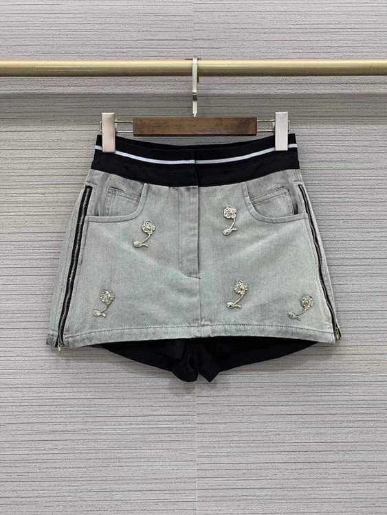 

2022 new women fashion loose floral beaded mini denim culottes casual pants