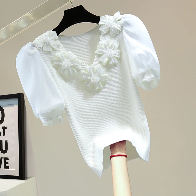 

Женская шифоновая футболка с цветочным принтом, Приталенный топ с бусинами, V-образным вырезом и рукавами-фонариками, в Корейском стиле, лет...