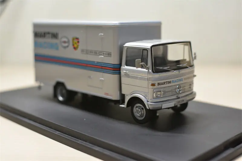 Фото Модель автомобиля Schuco 1:43 Benz LP608 Martini из литого металла №4
