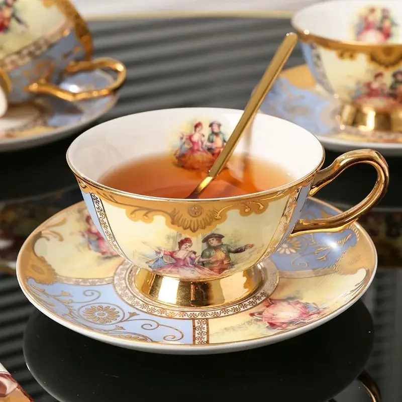 Роскошный комплект из чайной чашки в европейском стиле с золотыми красками