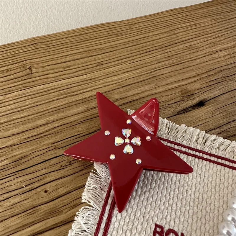 Рисунок 3 - Женская заколка для волос YHJ