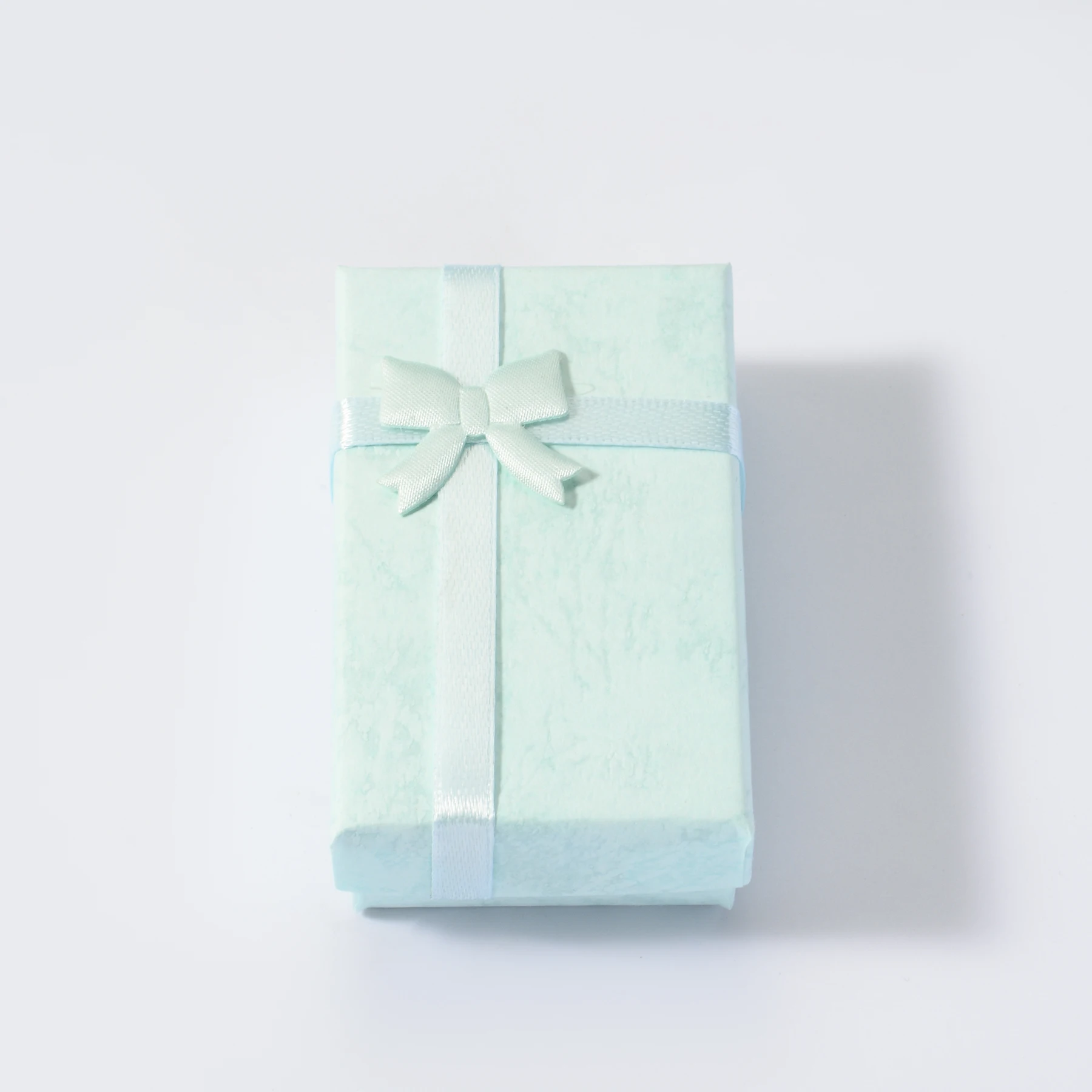 

Шкатулка для украшений из картона