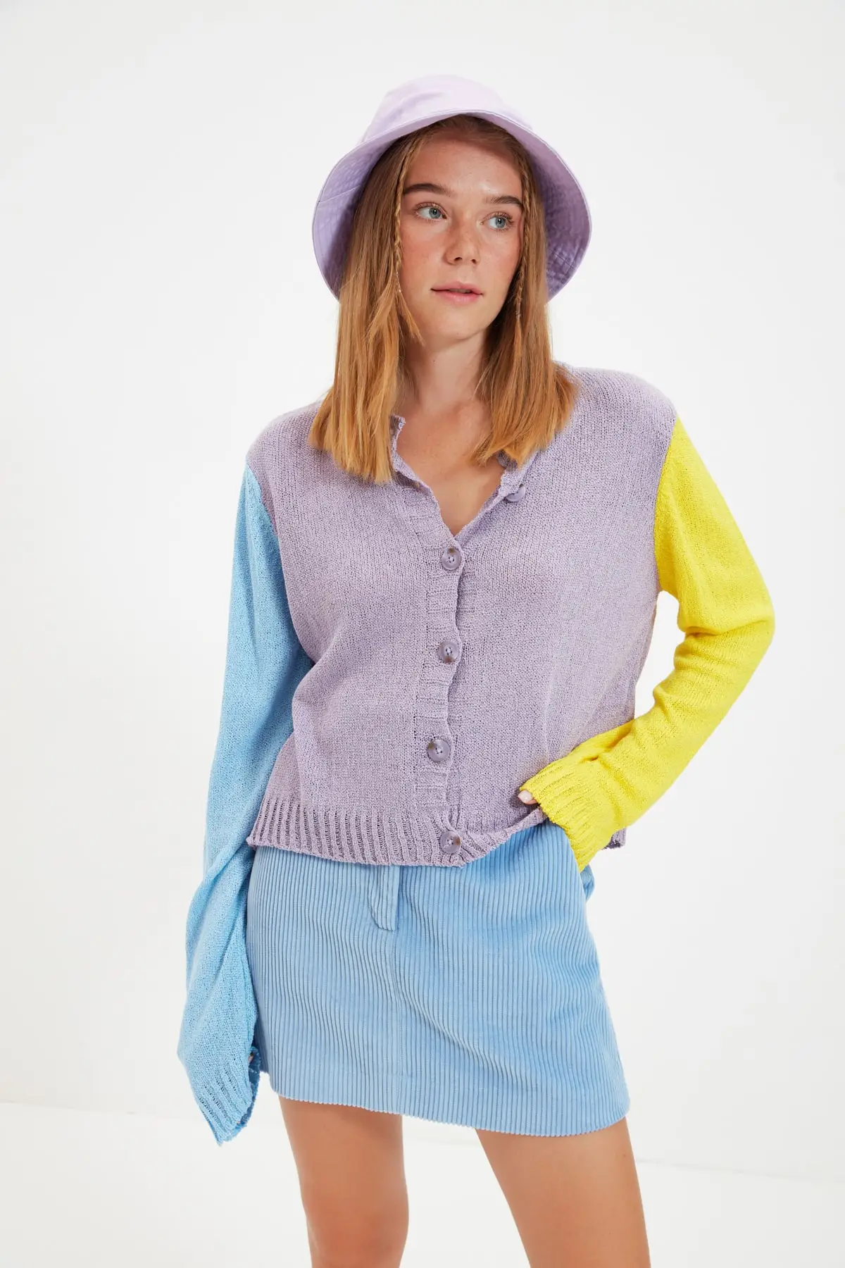 

Trendyol With Color Block Knitwear Cardigan TWOAW22HI0246