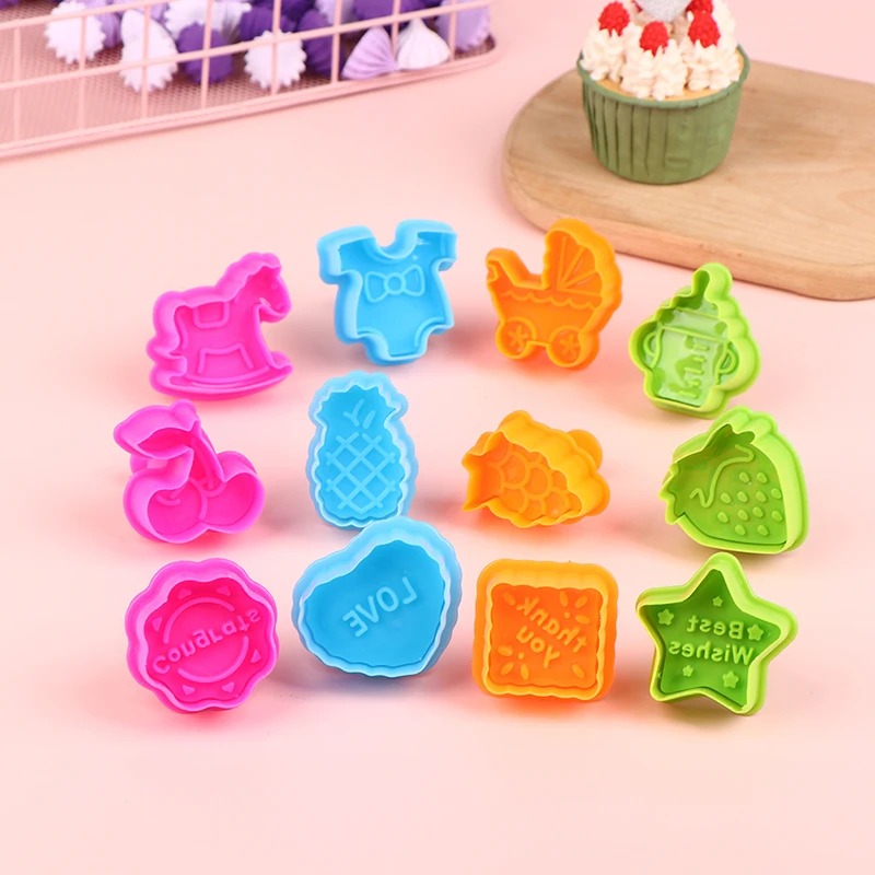 

4Pcs Plastic 3D Cartoon Cookie Mold Biscuit Cutter Stamps DIY Fondant Plunger Kitchen Baking Pastry Bakeware Tools