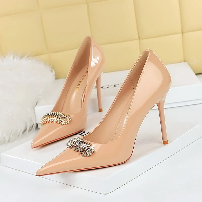 

Spring and Summer New Pointed Shallow Mouth Lacquer Leather Rhinestone Single Shoes Thin High Heels Banquet Dress Women's Shoes