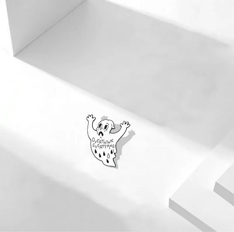 Эмалированная брошь Overthink с изображением призрака, белая брошь-значок с изображением призрака, брошь на сумку, одежду, лацкан, мультяшное простое забавное украшение в стиле панк, подарок для друзей