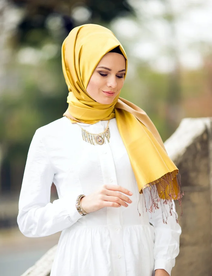 

WOMEN HIJAB WOMEN 'S SCARVES 100 SILK SHAWL ACCESSORY GOLDEN YELLOW COLOR ROSE