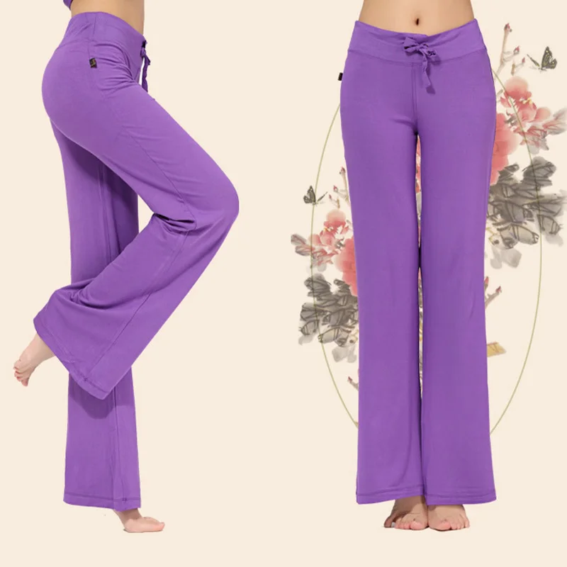 Рисунок 5 - Однотонные спортивные брюки с широкими штанинами