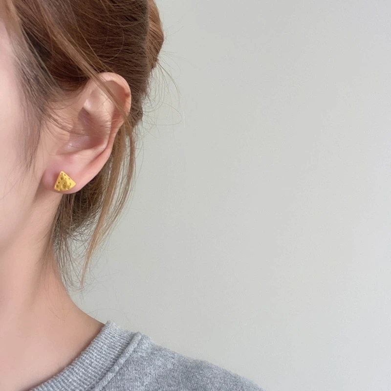 Асимметричные серьги с мышкой и сыром. Изысканное мастерство. Зажимы для ушей