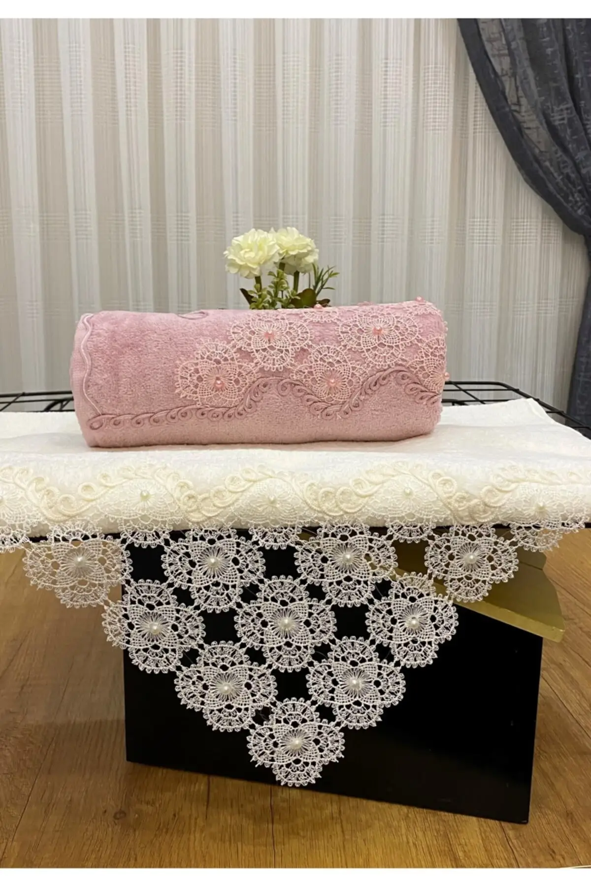 

2 PCS 50x90 Cotton Velvet Needle Lace Patterned Hand Face Towel
