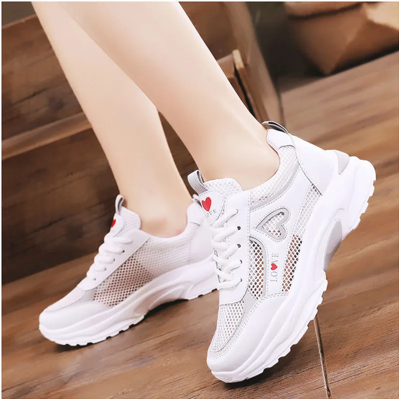 Sport Running Shoes Women Air Mesh Breathable Walking Tennis Woman Sneaker Heart-shaped Fashion Casual Sneakers