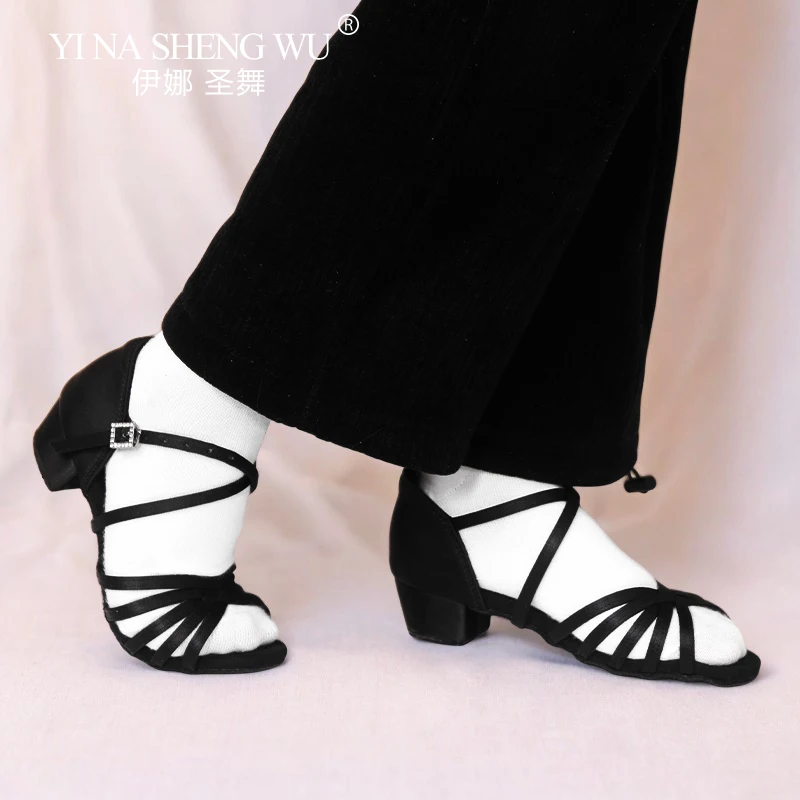 Женские балетные туфли для латинских танцев черные