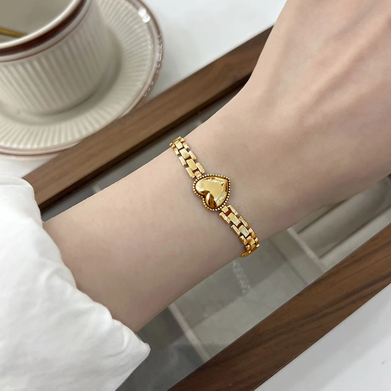 Модные часы из титановой стали браслет в форме сердца для женщин и девушек