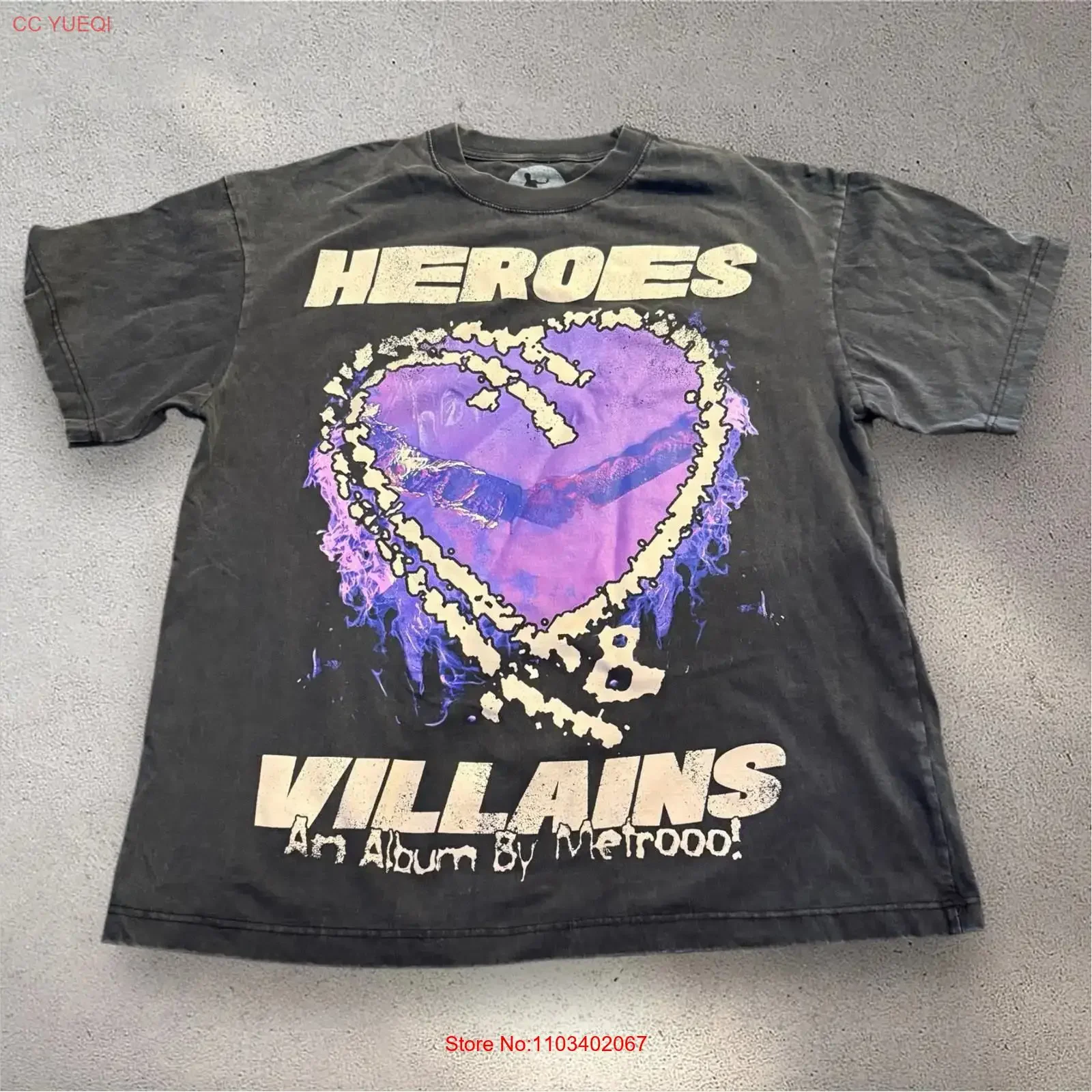 Фото Футболка Metro Boomin Heroes Villains, винтажная, с эффектом потертости, в стиле рэп-альбома, маленький размер, новая с бирками, повседневная, уличная мода, мягкая, слегка стильная. №1
