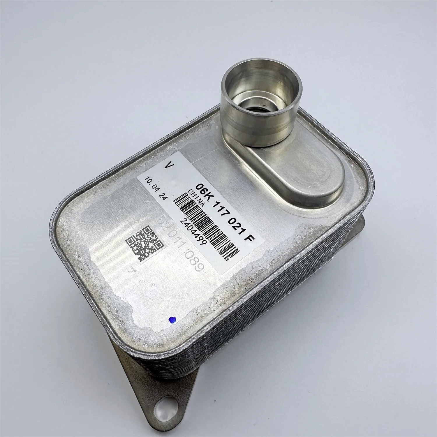 

06K117021F 06K117021J 06K117021C 06K117021H масляный радиатор для Audi Volkswagen, оригинал в Китае