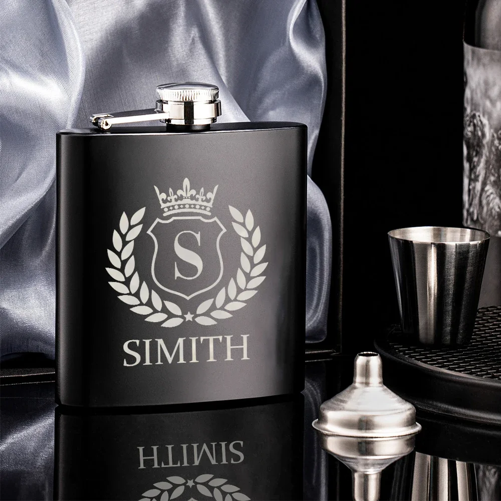 Фляга с монограммой на заказ фляжка лазерной гравировкой имени клиента подарок