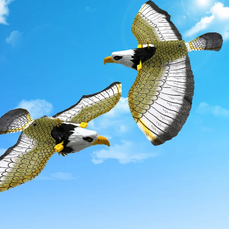 Creative Hanging Bird Repellent Eagle Flying Bird Scarer Garden Decoration 2 AA Batteries Portable Flying Bird