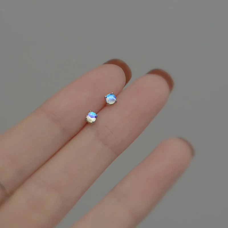 Женские серьги-гвоздики из серебра 925 пробы с опалом