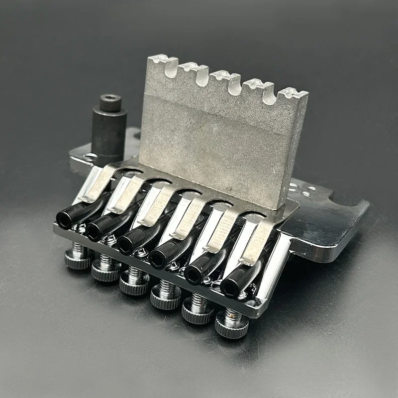 Фото 1 комплект электрогитары Tremolo Bridge Systems с двойной фиксирующейся кромкой и Whammy Bar, черный, золотой, хромированный цвет №5