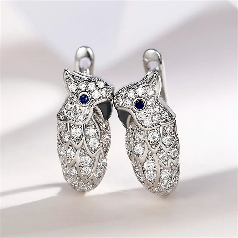 

2023 Cute Women Parrot Animal Hoop Earrings Anniversary Party Girl Gift Fashion Rhinestones Zircon Earrings for Women Jewelry