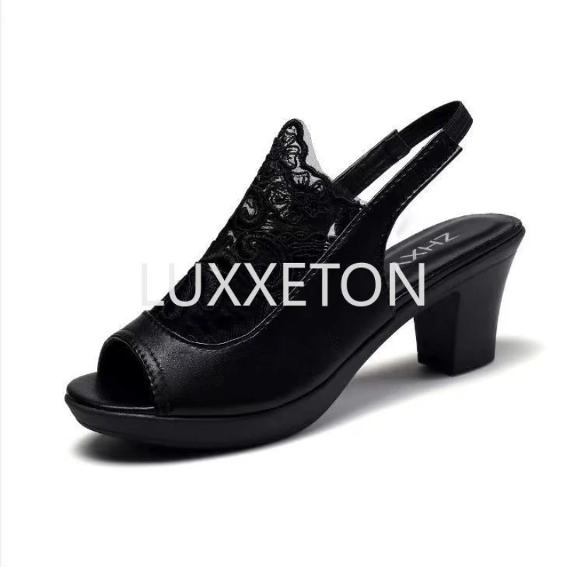 

2023 New Korean Peep-toe Shoe Women's Medium Heel Thick Heel Mesh Lace Fashion Breathable Stitching Women's High Heel Sandals