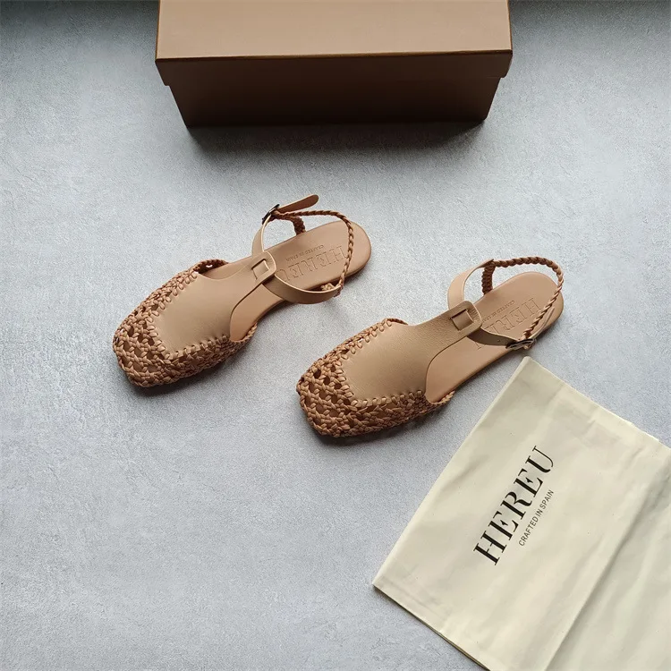 HEREU 2022 New Summer Brown Vintage Sandals For Women Luxury Designer Fashion Weave Calfskin T Shape Flat Shoes French Style