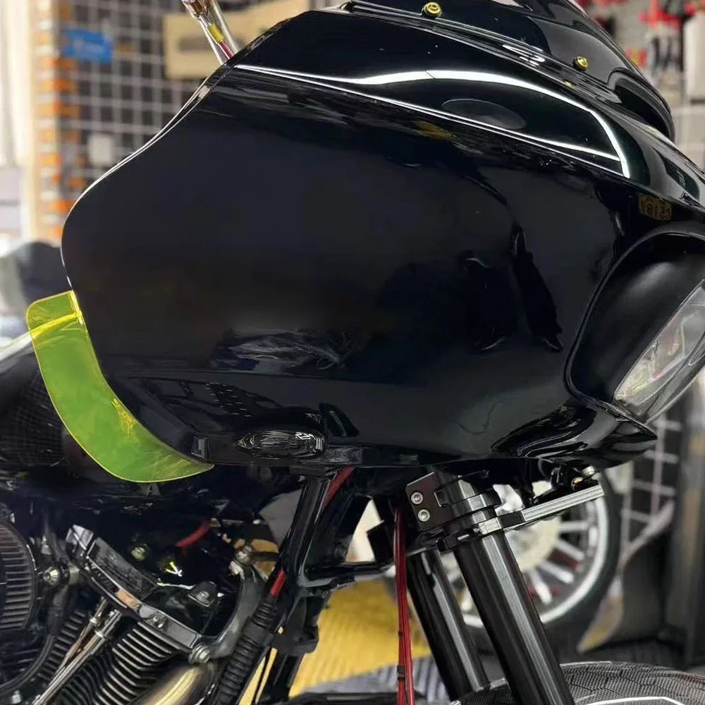 Фото Для мотоциклов Harley Road Glide FLTRX FLTRXS FLTRUSE 2015-2023: Аксессуары, цветные боковые широкие воздухозаборники (дефлекторы) из поликарбоната №5