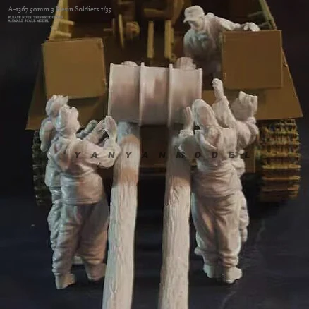 

1/35 Resin Soldier model kits figure colorless and self-assembled (5pcs+oil drum+stick）A-1367