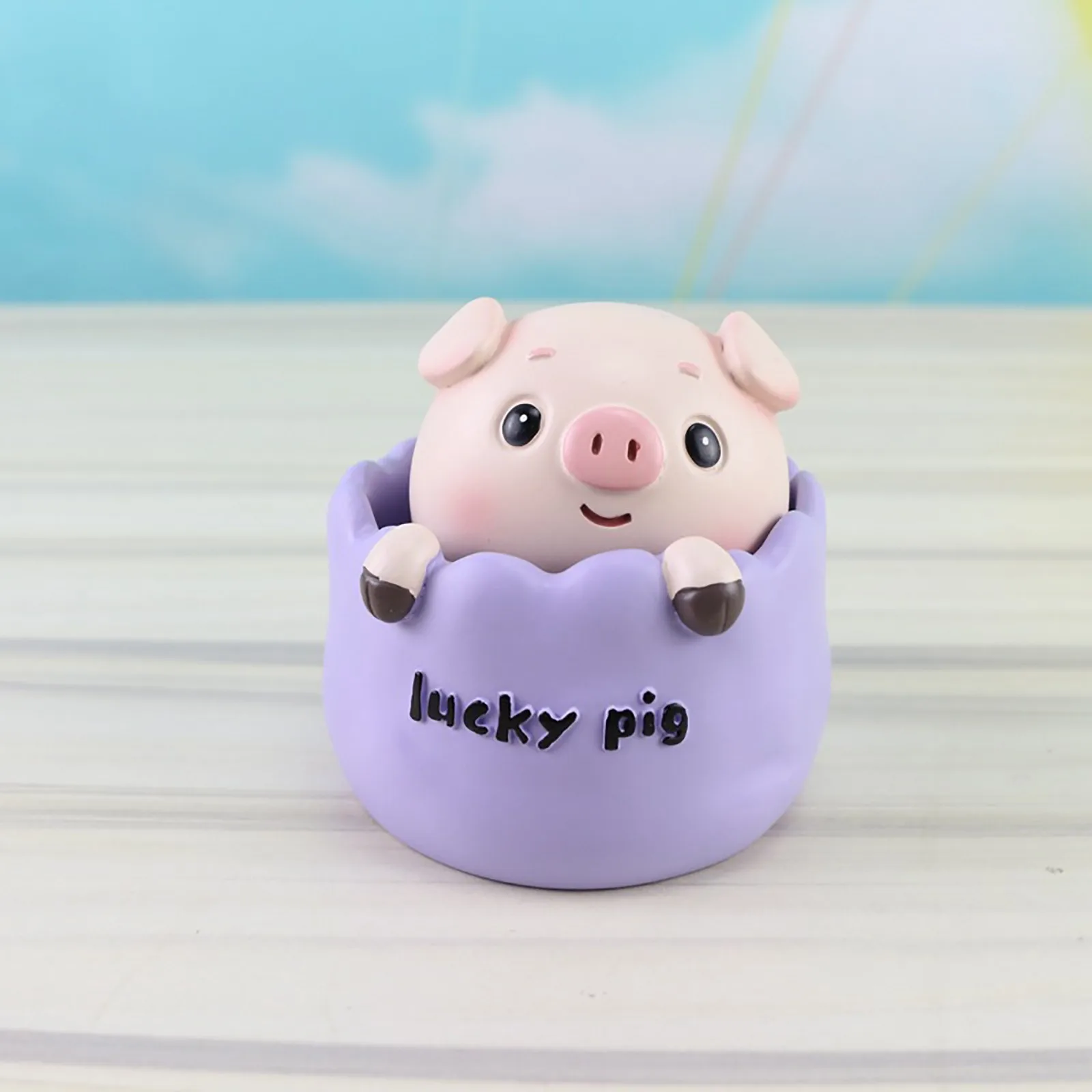 

Creative Decorative Shaking Mengmeng Personalized Head Resin And Pig Decoration & Hangs
