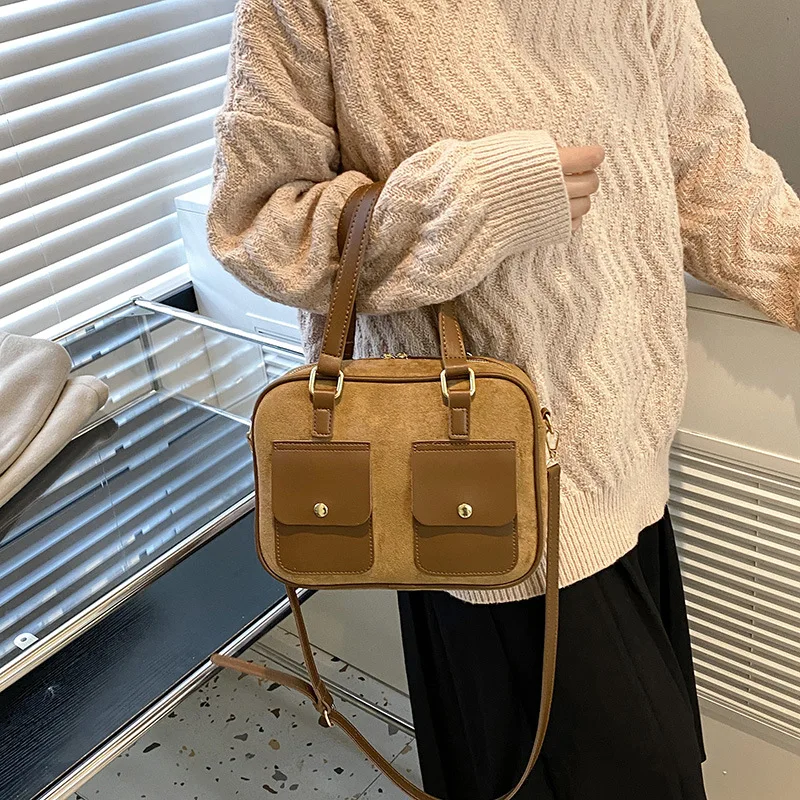 

Дизайнерская сумка, новинка 2023, плюшевая женская сумка на одно плечо из полиуретана с косыми лямками, вместительная школьная сумка для поездок