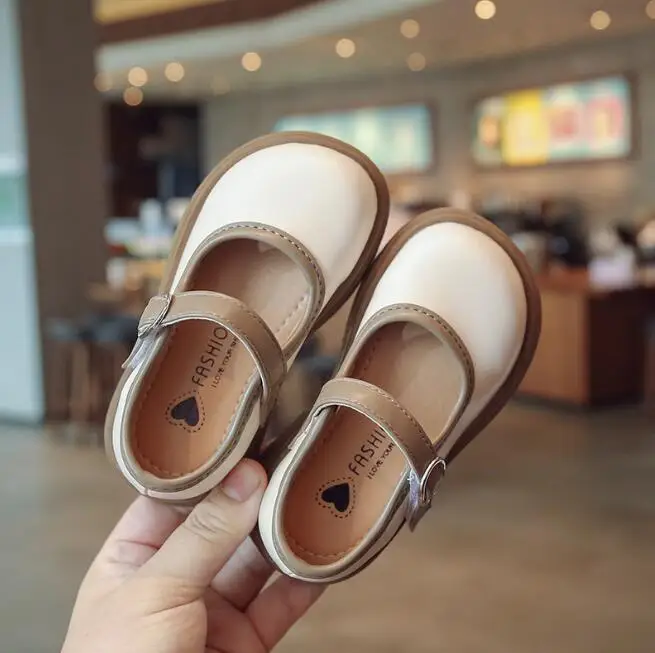 

Кроссовки Детские кожаные однотонные, на мягкой подошве